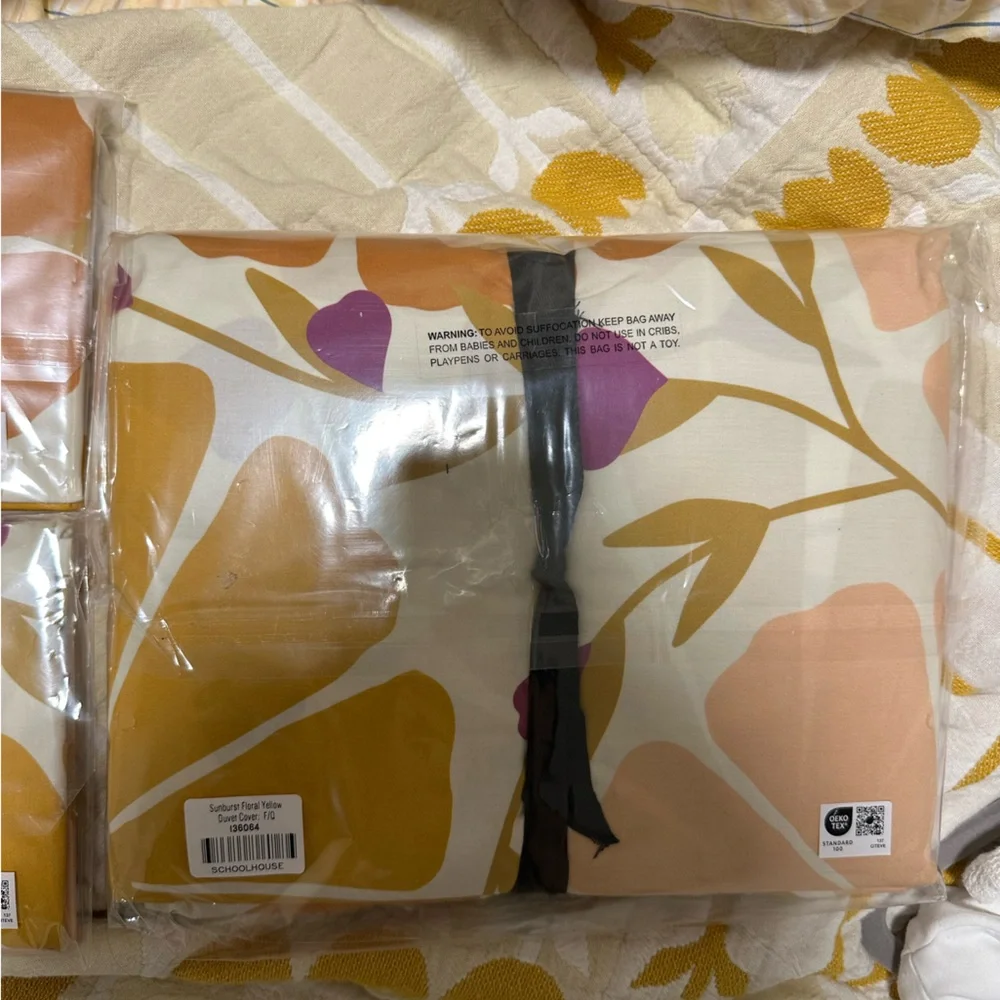 Schoolhouse Sunburst Floral F/Q Duvet Cover